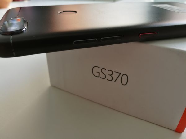 Gigaset GS370 y GS370 Plus, probamos el móvil con pantalla sin marcos 2 gigaset gs370 diseño