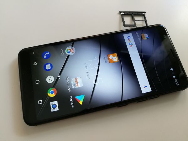 Gigaset GS370 y GS370 Plus, probamos el móvil con pantalla sin marcos 10 gigaset gs370 bandeja sim