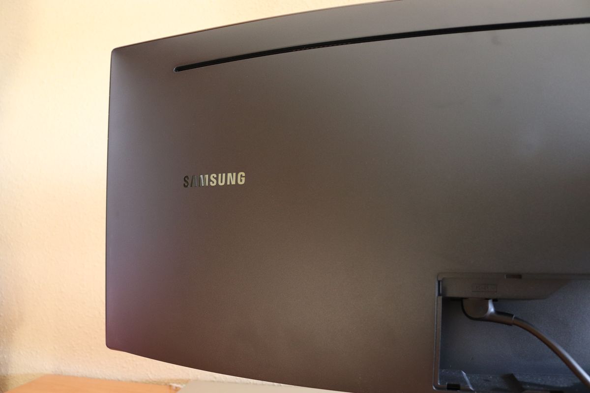 Samsung C49HG90, probamos este monitor QLED con formato ultra-panorámico 9