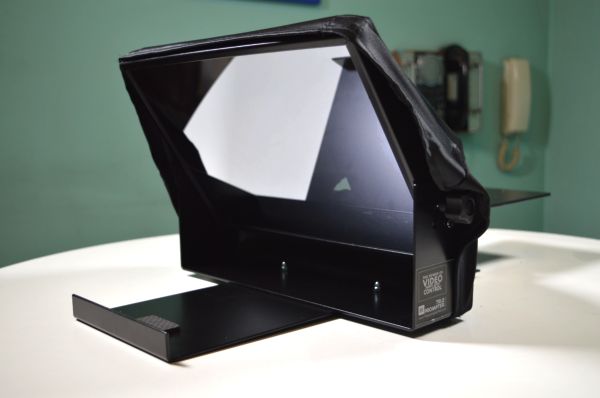 TeleprompterPAD iLight PRO 13”, teleprompter para pantallas grandes 1 TeleprompterPAD iLight PRO 13”, teleprompter de gran tamaño