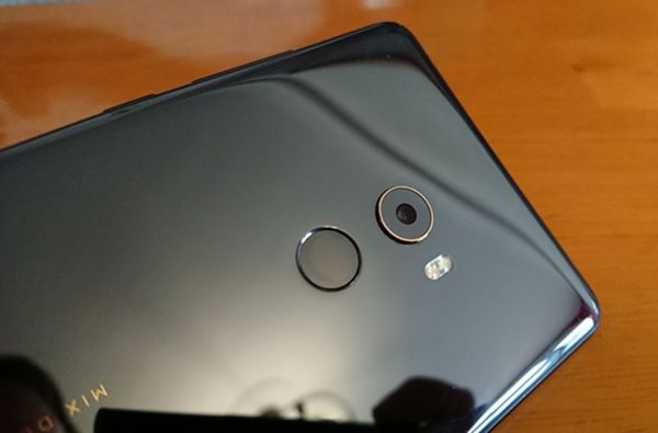 Xiaomi Mi Mix 2 diseño