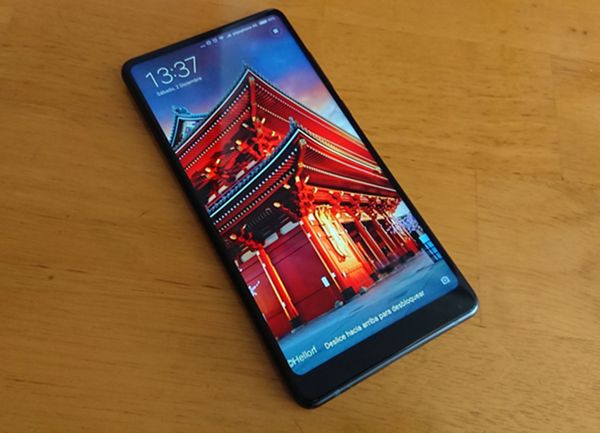 Xiaomi Mi MIX 2 en lateral