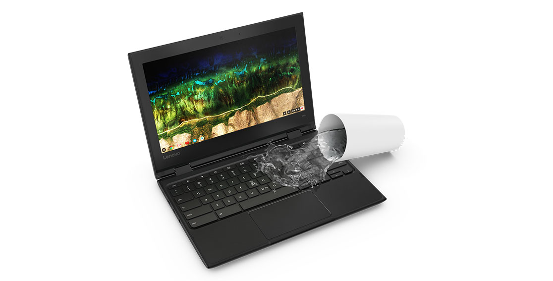 Lenovo 500e, nuevo Chromebook resistente pensado para el estudio 1 La firma Lenovo nos sorprende cada poco tiempo con una nueva gama de dispositivos. En este caso, hablamos de dispositivos enfocados a la productividad y estudio. Los Chromebooks son una idea de modelo portátil económico y versátil, con los servicios de Google y pensado para actividades enfocadas a la educación o trabajo. Desde hace unos meses, Google ha comenzado a darle importancia a estos dispositivos, y poco a poco los fabricantes han ido lanzando sus modelos. Lenovo ha presentado tres enfocados especialmente a la educación. Uno de los más interesantes es el 500e. A continuación, te contamos todas sus características. El diseño del Lenovo Chromebook 500e nos recuerda mucho a la línea de portátiles TinkPad de la firma. Cuenta con un diseño robusto y resistente, capad de soportar salpicaduras y pequeños golpes. Cuentan con certificación militar y con distintos acabados muy resistentes. Una de las mejores características de este Chromebook es la posibilidad de poder girarlo hasta 360 grados para convertirlo en tableta. Por supuesto, su pantalla es táctil, aunque también cuenta con teclado físico y tracpad. Por último, debemos mencionar que el Chromebook tiene un peso de 1.35 kilos. Lenovo 500e, especificaciones técncias En cuanto a las especificaciones, el Chromebook 500e cuenta con un panel IPS de 11.6 pulgadas con resolución HD. En su interior, encontramos un procesador Intel Celeron de cuatro núcleos N3450. Está acompañado con una memoria RAM de 4 u 8 GB DDR4, así como la posibilidad de 32 o 64 GB de almacenamiento interno. También incorpora unos gráficos integrados Intel HD. En cuanto a la conectividad, nos encontramos con WI-FI AC y Bluetooth. Su batería tiene una duración de aproximadamente 10 horas. Lo mejor de Google para el estudio Como no podría ser de otra manera, el Lenovo 500e cuenta con distintas opciones de Software para el aula. En primer lugar, debemos destacar G Suite for Education. Una característica que nos permite crear contenido y compartirlo en Google Docs, Hojas y presentaciones etc. Además, cuentan con los servicios de Google para poder interactuar de una forma más amena. También incorpora Google Classroom, una herramienta para los profesores que les permite tener todo bien organizado y sincronizado. En cuanto al precio y disponibilidad, el Lenovo 500e saldrá el próximo mes por un precio de aproximadamente 350 dólares. Todavía desconocemos la disponibilidad en España, pero estaremos atentos.