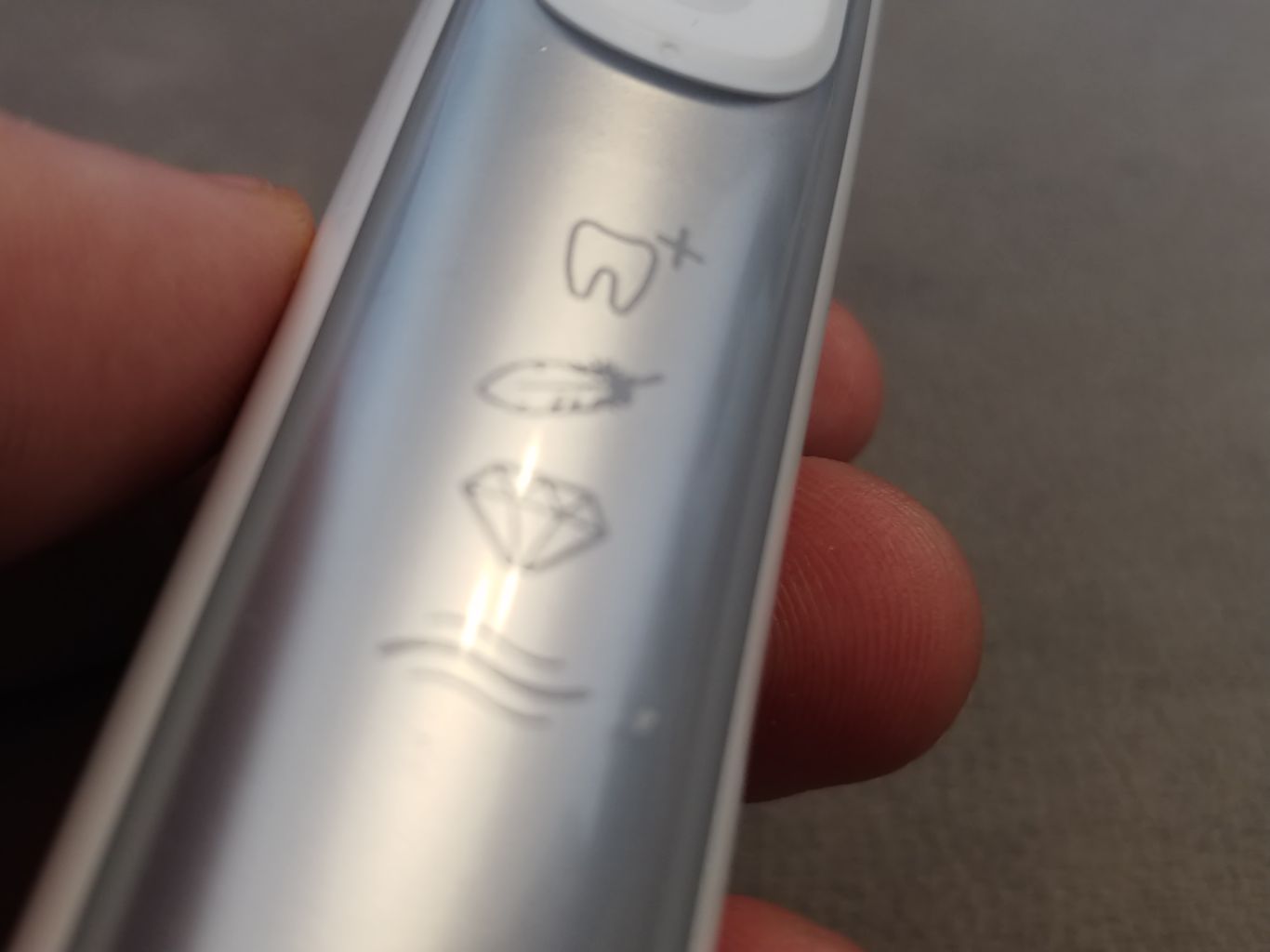 Oral-B-Genius-8000N-20