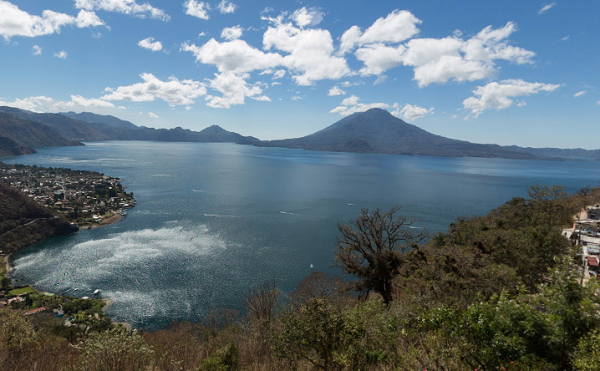20 lugares recónditos que visitar con Google Maps en 2018 10 Lago Atitlán, Guatemala