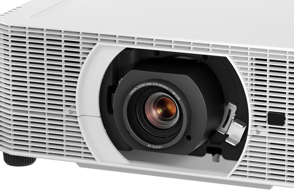 Más brillo y resolución para los nuevos proyectores profesionales de Canon 2 nuevos proyectores Canon lente
