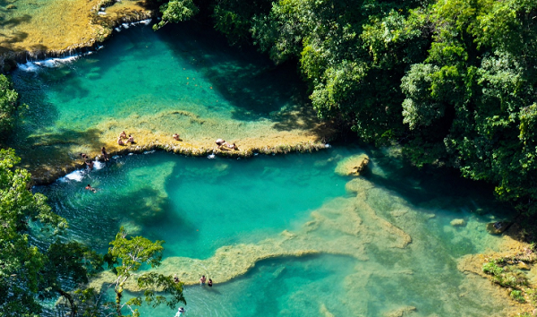 20 lugares recónditos que visitar con Google Maps en 2018 6 Semuc Champey, Guatemala