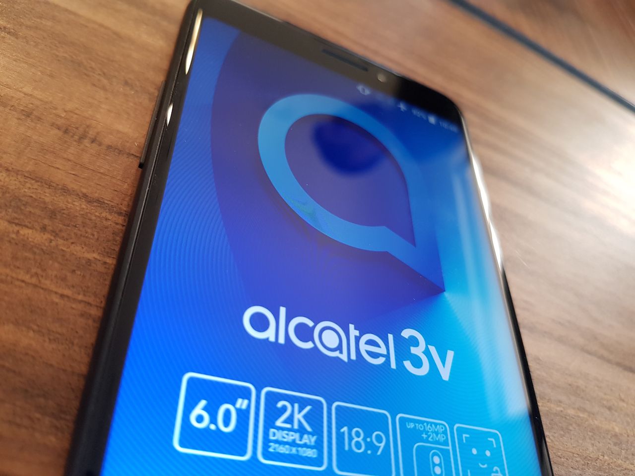 Alcatel 3V, un móvil con pantalla de 6 pulgadas y precio económico 3