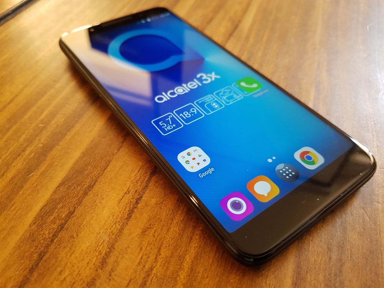 Alcatel 3X, móvil con doble cámara trasera y pantalla sin marcos 2