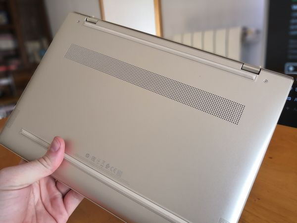 HP Envy 13, probamos este portátil de diseño y buenas prestaciones 18 HP Envy 13 trasera