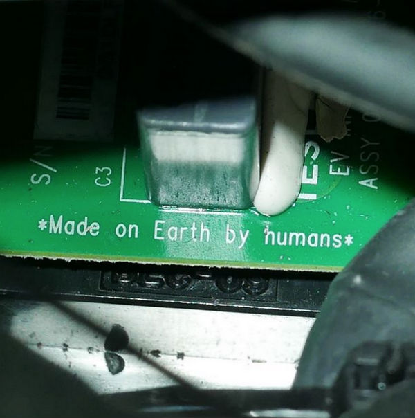 Las imágenes y vídeos más espectaculares del coche Tesla en el espacio 2 Tesla