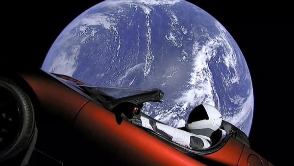 Las imágenes y vídeos más espectaculares del coche Tesla en el espacio 3 Starman