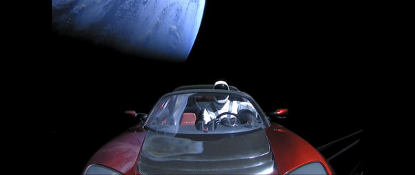 Las imágenes y vídeos más espectaculares del coche Tesla en el espacio 4 Starman Tierra