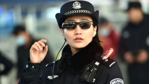 Estas gafas chinas permiten a la policí­a identificar tu rostro en segundos