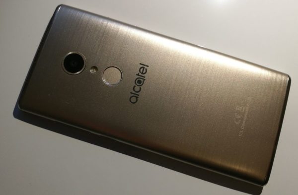 alcatel 5 2018 parte trasera