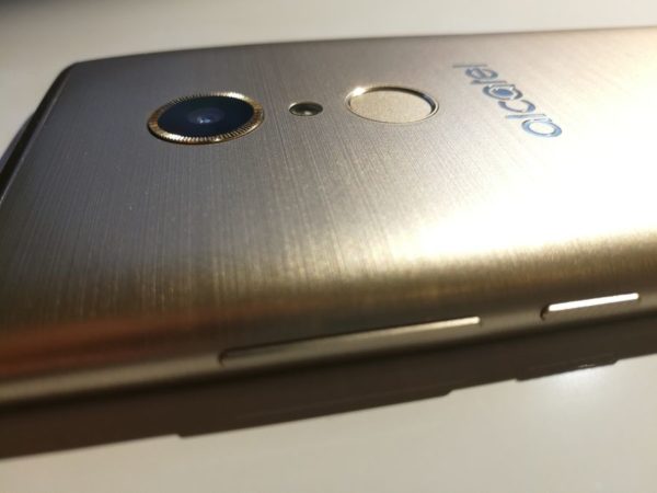 alcatel 5 2018 diseño