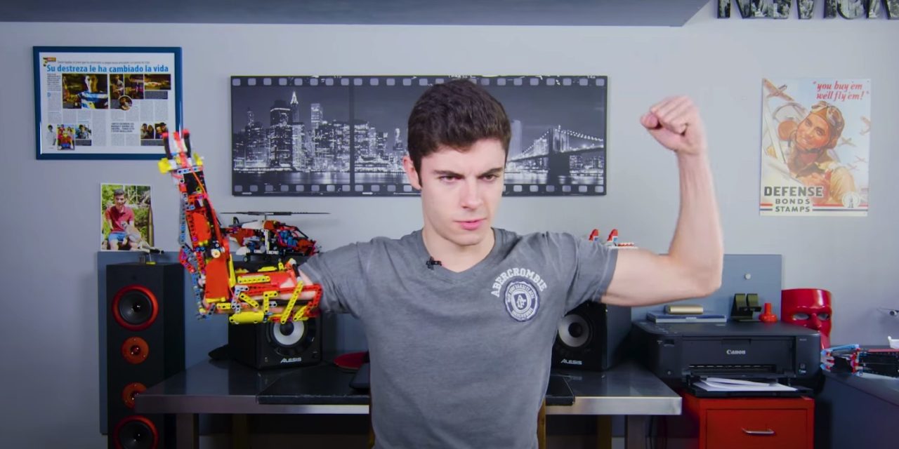 La historia de David Aguilar, el joven que creó un brazo prostético con Lego