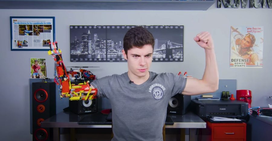 La historia de David Aguilar, el joven que creó un brazo prostético con Lego