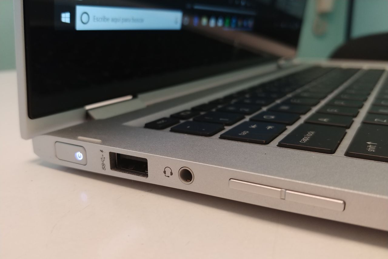HP Elitebook x360 1030 g2 conexiones de la izquierda