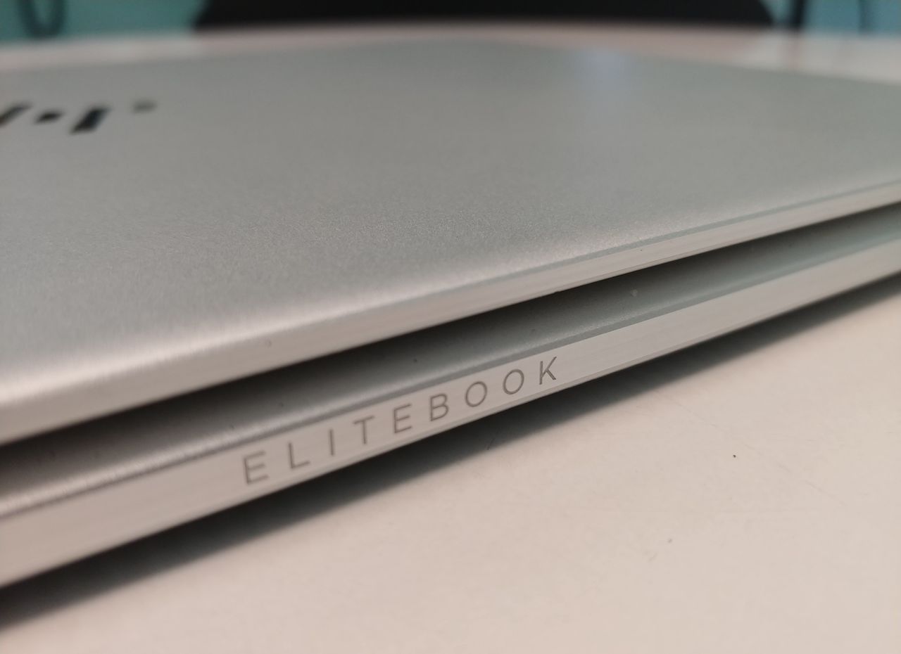 HP EliteBook x360 1030 G2 logo