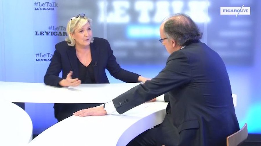 Marine Le Pen podría ser multada por publicar fotos violentas de ISIS en Twitter