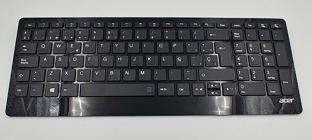 Acer-aspire-u27-teclado-raton-3