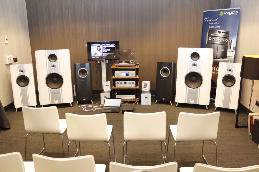 Feria AVME: Reydis expuso novedades de Cyrus, Vincent Audio, Mission y más 4 AVME Reydis 03