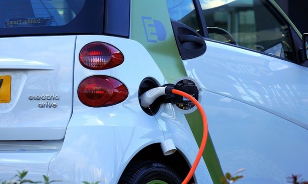 ¿Cuánto cuesta cargar un coche eléctrico en casa?
