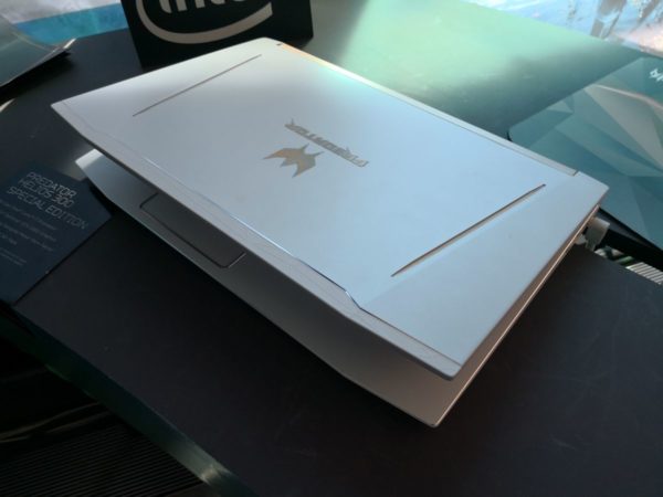 Logo y carcasa del Helios 300 Edición Especial