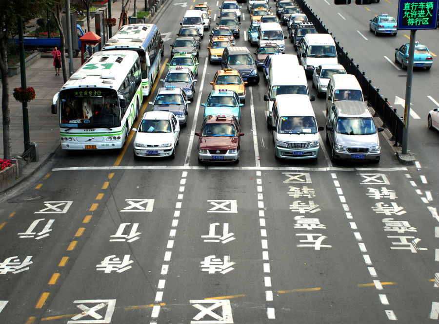 China instalará chips de vigilancia en los coches nuevos