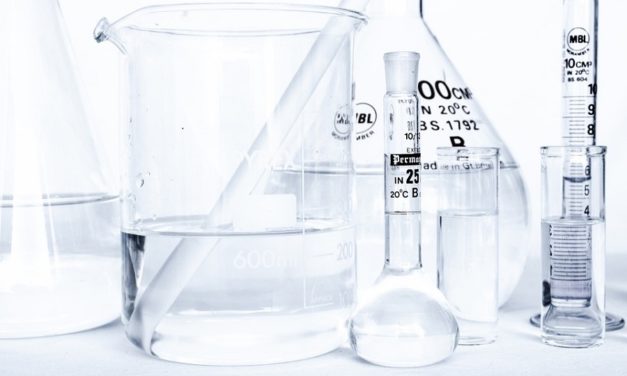 10 experimentos científicos curiosos para hacer con niños este verano