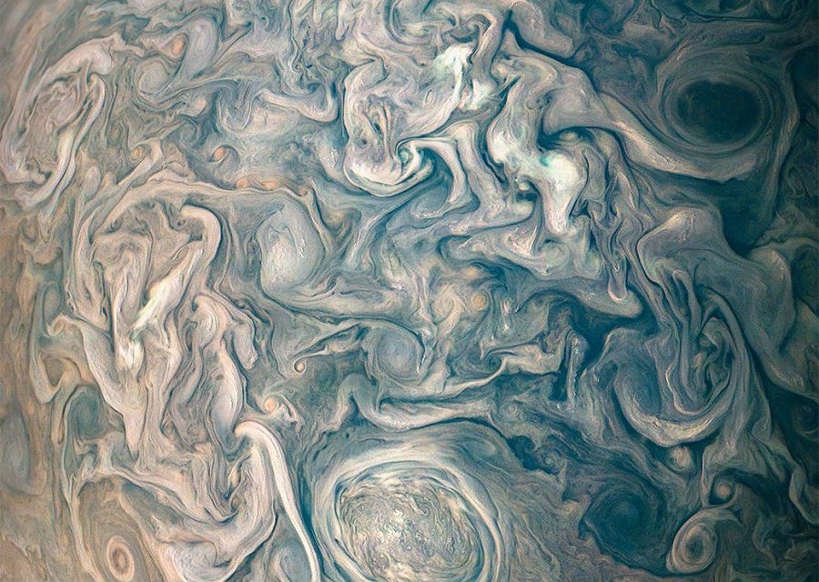 Juno envía imágenes impresionantes de Júpiter a la Tierra
