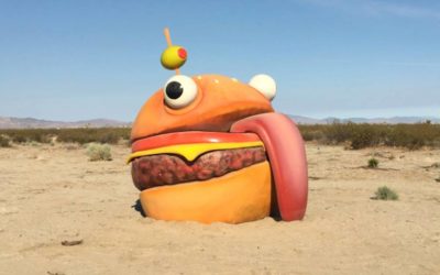 La hamburguesa gigante de Fortnite que terminó en mitad del desierto