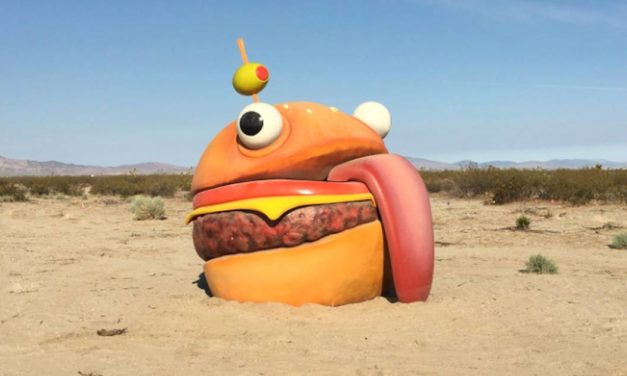 La hamburguesa gigante de Fortnite que terminó en mitad del desierto