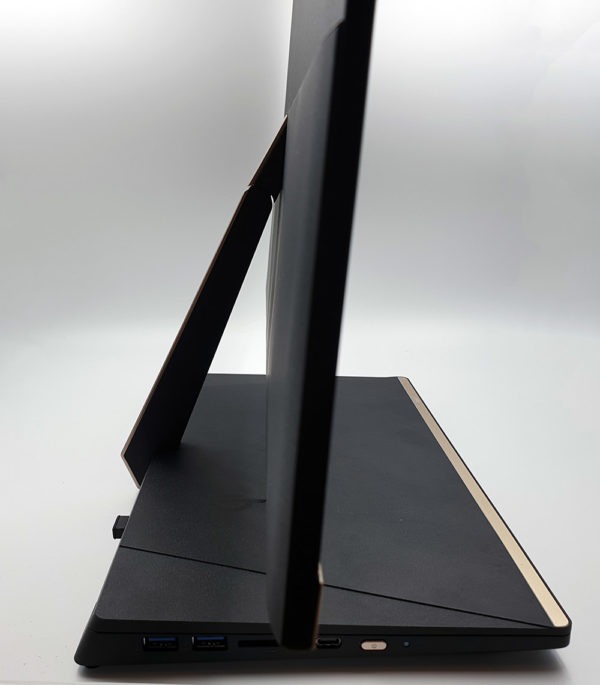 Acer-Aspire-S-24 vista perfil