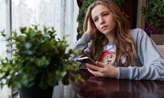 El 54% de los adolescentes están preocupados por el tiempo que pasan enganchados a la pantalla