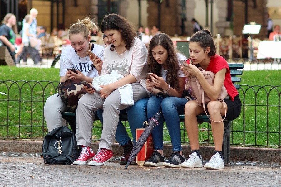 adolescentes móviles