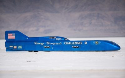 Bate el récord de velocidad con el coche de hace 50 años de su padre a 722 km/h