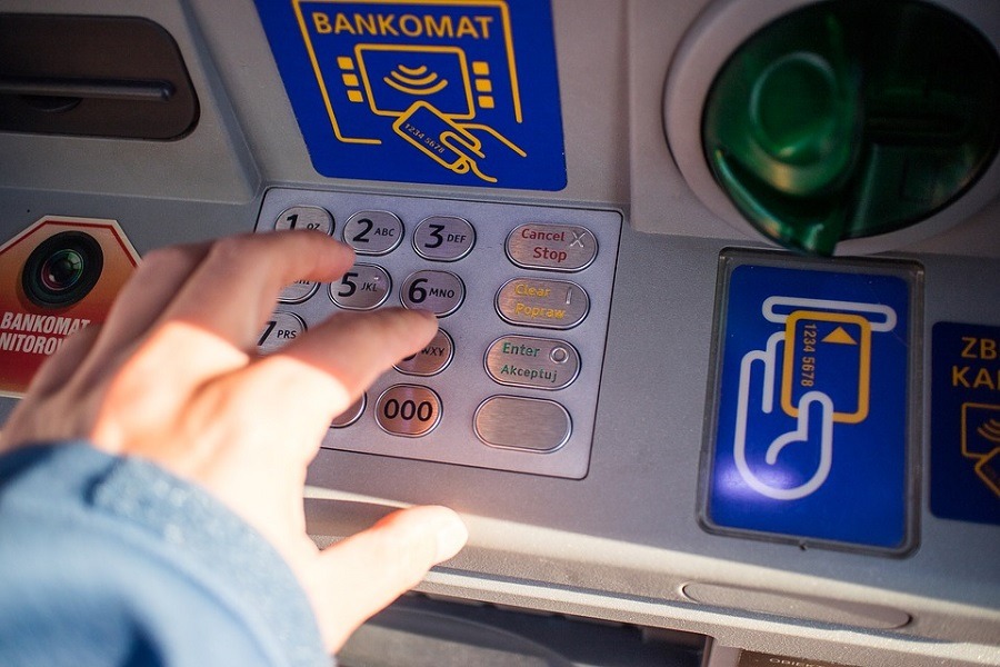 Advierten de un posible hackeo de cajeros automáticos en todo el mundo 3 cajeros automáticos saqueo