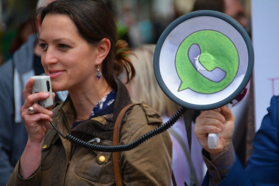 Un nuevo virus de WhatsApp pone palabras en tu boca que no has dicho