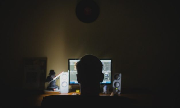 Qué son las aplicaciones creepware y por qué deberías protegerte de ellas