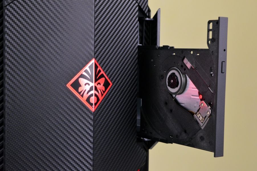 HP OMEN 880, probamos este potente ordenador de sobremesa gaming 13 Lector/grabador de DVD