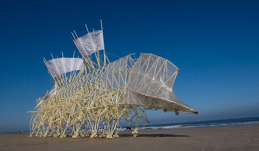 Strandbeest, 5 vídeos de las esculturas que cobran vida con el viento