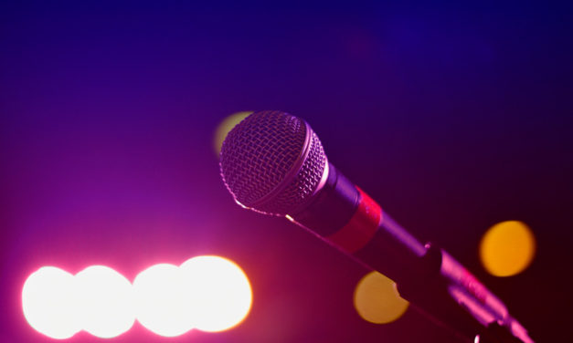20 vídeoclips de YouTube de canciones actuales para montarte un karaoke casero