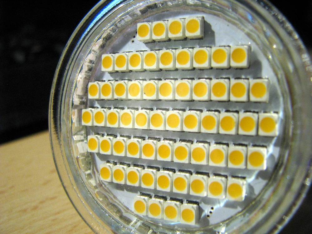 Adiós a las bombillas halógenas, verdades y mentiras de las LED 5 Bombillas y LED 08