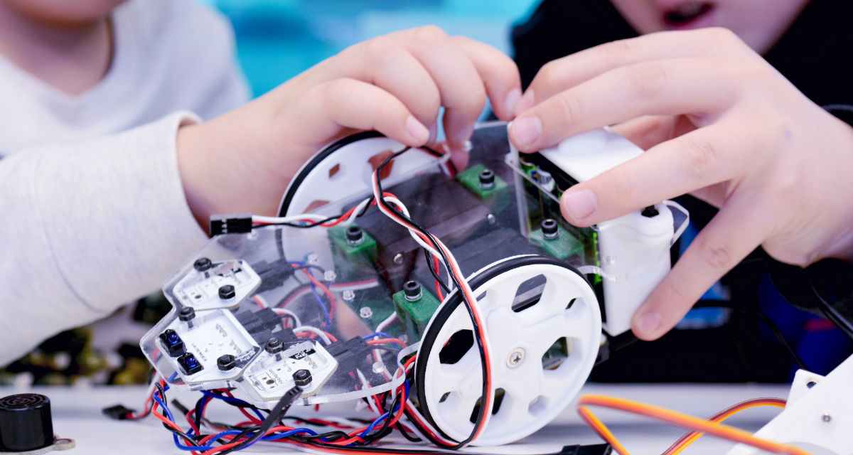 bmaker, la nueva plataforma de BQ para que los niños aprendan robótica