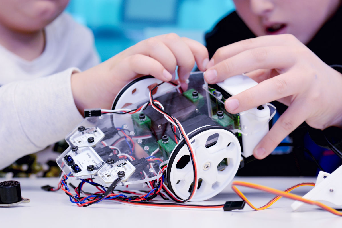 bmaker, la nueva plataforma de BQ para que los niños aprendan robótica
