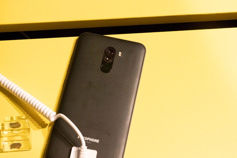 hemos probado POCOPHONE F1 kevlar