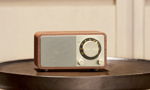 Sangean WR7, radio de estilo retro con conectividad inalámbrica