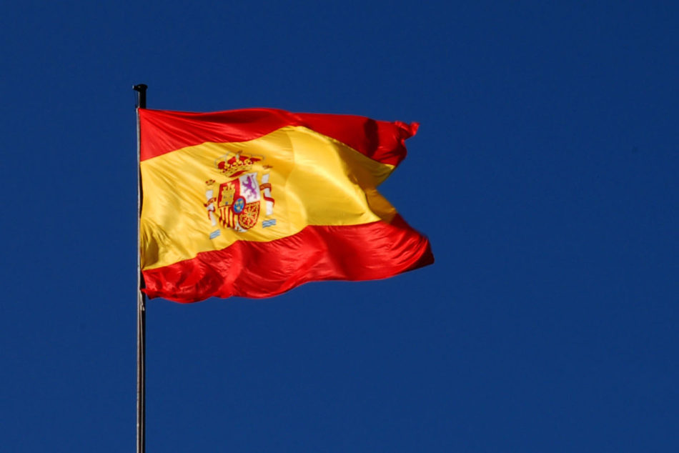 Bandera_de_España_(M._Aire,_Madrid)_01